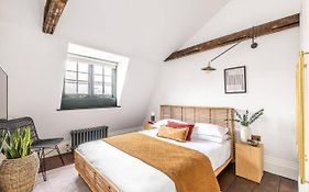 Cosy Loft Apartment - Minutes From Angel Tube St.